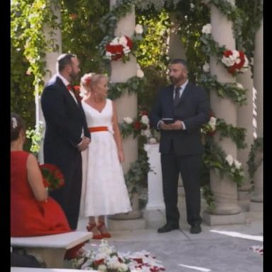 VIDEO: Vegas casino and Delta Air Lines join forces to help UK couple get married