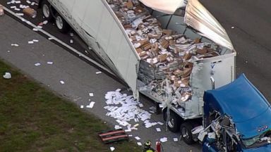 religion VIDEO: Postal-truck accident in Florida leaves junk mail all over roadway