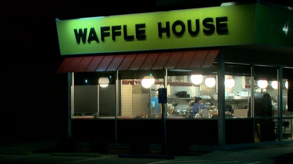 group-surprises-waffle-house-server-with-800-tip-for-holidays-video