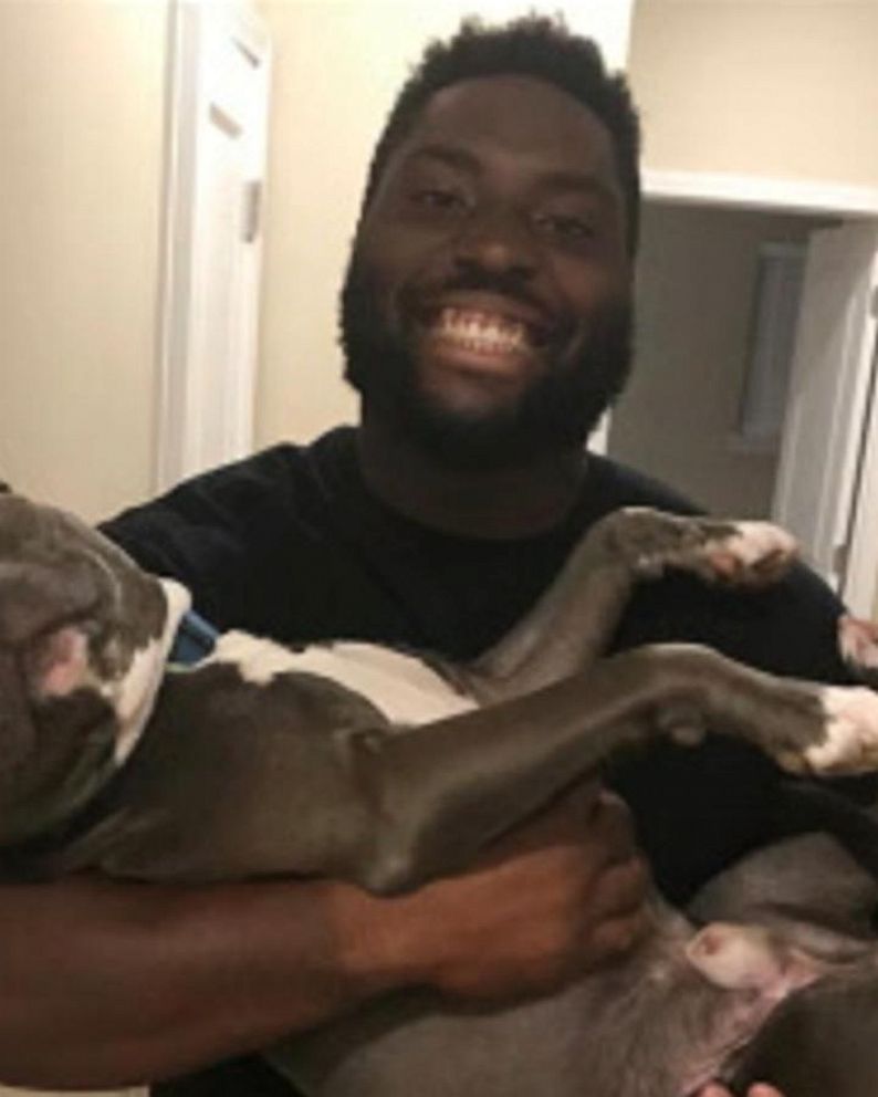 Kansas City Chiefs player pays every adoption fee at dog shelter