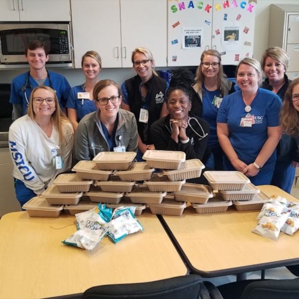 Moms Raise Over $10k To Give Restaurant Meals To Hospital Workers On 