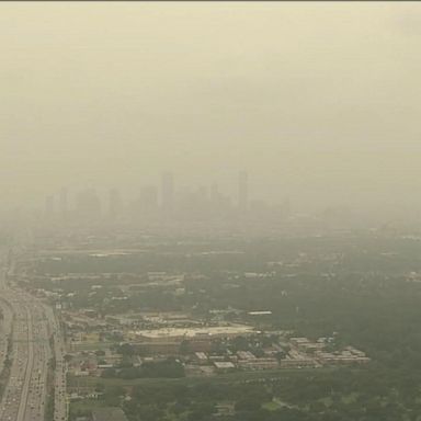 VIDEO: Monster cloud of dust darkens southern skies