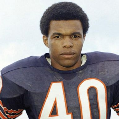 VIDEO: Chicago Bears icon and Hall of Famer Gale Sayers dies at 77