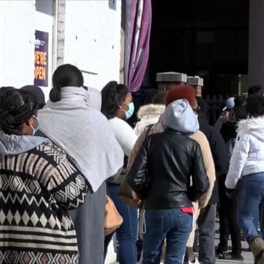 VIDEO: Many waiting for hours in food lines ahead of Thanksgiving