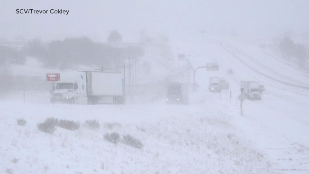 Video Massive snowstorm slams center of the US - ABC News