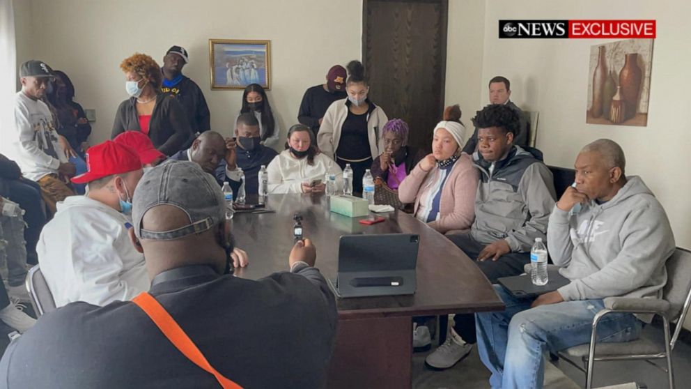 Daunte Wright S Mom Says She Wants 100 Accountability In Wake Of Officer S Arrest Abc News