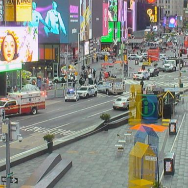 VIDEO: Manhunt underway after shooting in Times Square