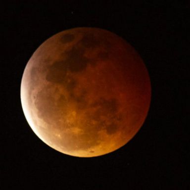 VIDEO: ‘Super flower blood moon’ expected in the sky Tuesday night