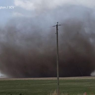 VIDEO: Tornado touches down in Alberta, Canada