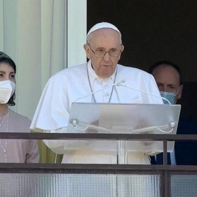 VIDEO: Pope Francis makes 1st appearance since surgery