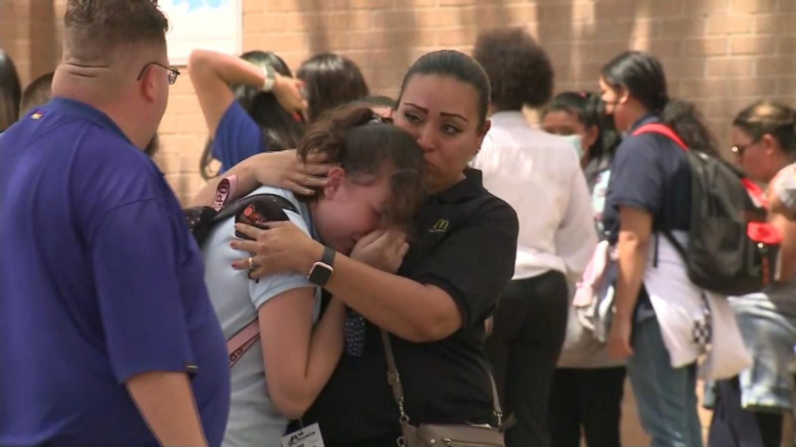 Police respond to Albuquerque school shooting - Good Morning America
