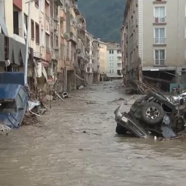 VIDEO: Hundreds missing after flash floods in Turkey