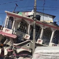 Earthquake in Haiti kills hundreds