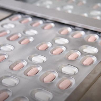 VIDEO: Pfizer asks FDA to authorize COVID-19 antiviral pill 