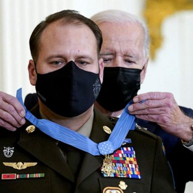 VIDEO: Emotional Medal of Honor ceremony takes place at White House