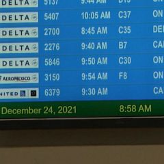 Hundreds of flights canceled ahead of Christmas