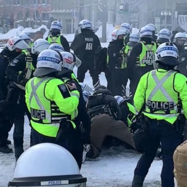 VIDEO: Police move in on remaining protesters in Ottawa