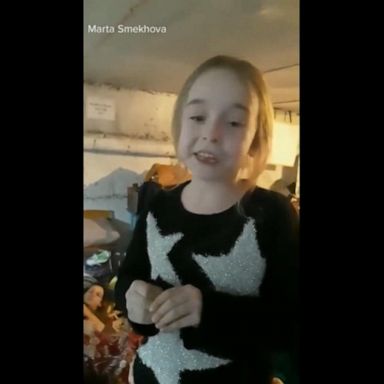 VIDEO: Ukrainian girl sings to crowded bomb shelter