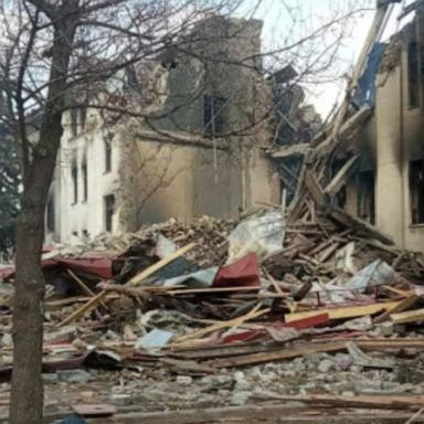 VIDEO: Ukrainian rescuers search for hundreds under bombed theater