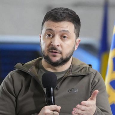 VIDEO: Ukraine: US officials meet with President Zelenskyy