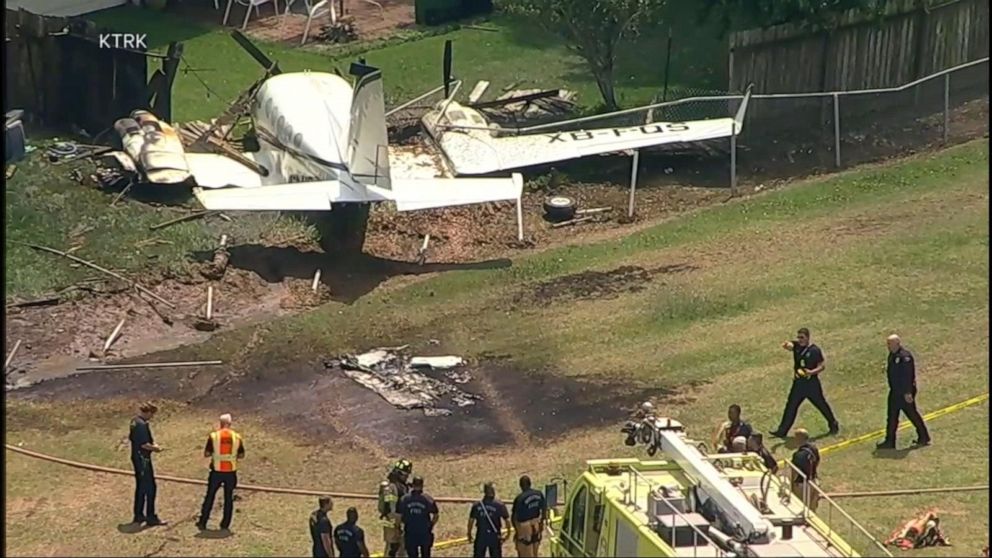 Video Small plane crashed in backyard of a home - ABC News