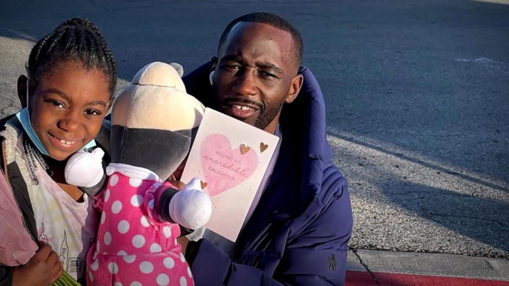 Video Girl makes amazing comeback after losing shoe in race ABC News