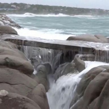 VIDEO: Season’s 1st hurricane aims at Mexico