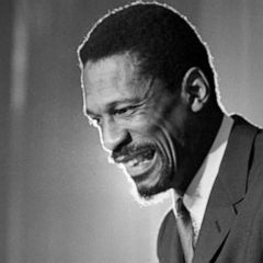 Tributes pour in for Bill Russell