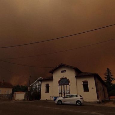 VIDEO: Thousands flee wildfire emergency in famed wine region