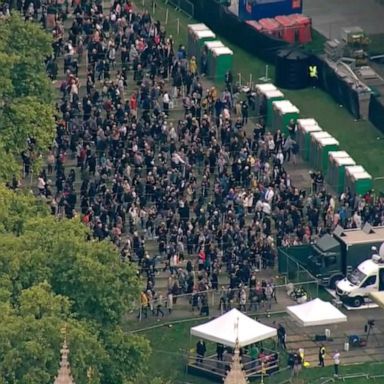 VIDEO: Mourners wait hours to pay respects to Queen Elizabeth II 