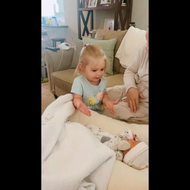 VIDEO: 3-year-old Everly finally meets her new baby brother 