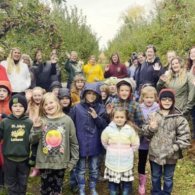 VIDEO: Farmers welcome apple-picking season across country 