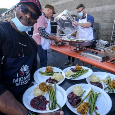 VIDEO: Americans across the country mark Thanksgiving by giving back