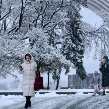 VIDEO: Ukraine faces power crisis as temperatures drop below freezing