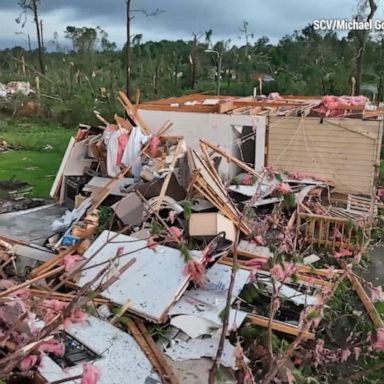 VIDEO: 8 people trapped after tornado rips through Mississippi bank