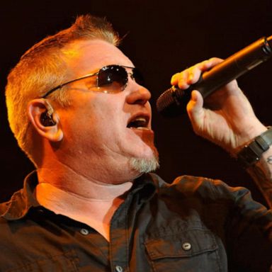 VIDEO: Former Smash Mouth lead singer dies