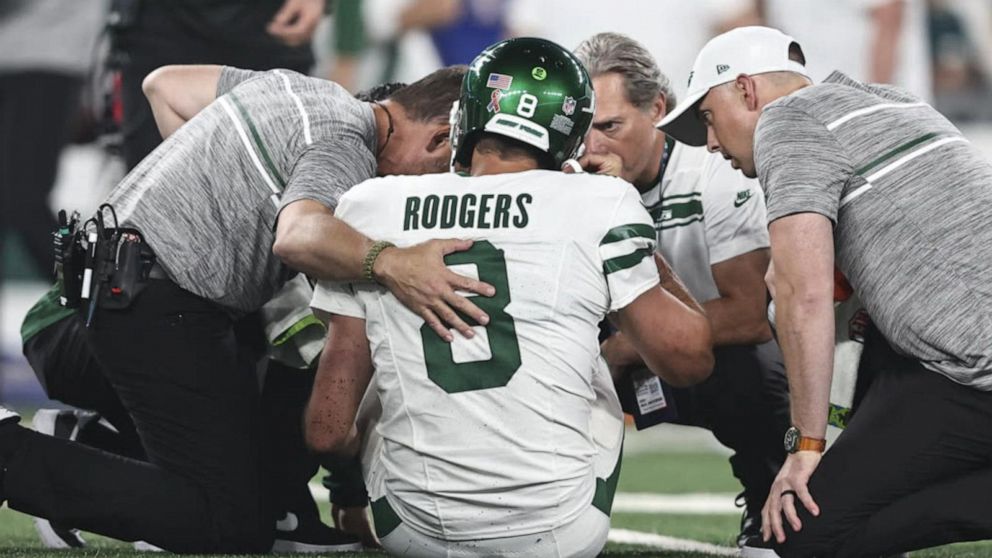 NFL Players Union Boss Wants Natural Grass After Rodgers Injury