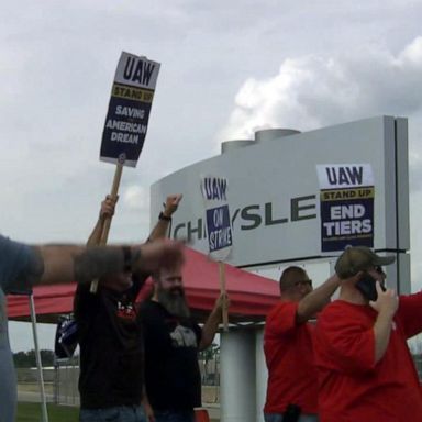 VIDEO: Talks resume in UAW strike