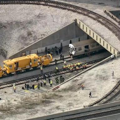 VIDEO: Several injured after Chicago train crashes