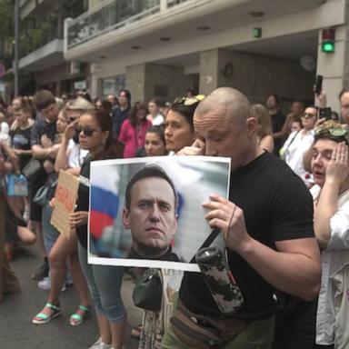 VIDEO: Demonstrators across Russia hold rallies in memory of Navalny