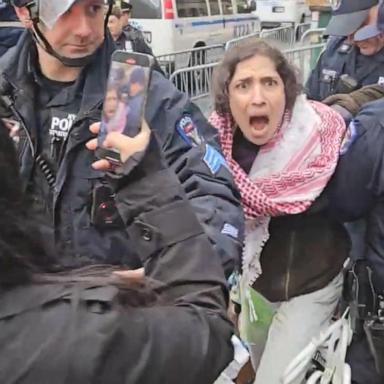 VIDEO: Pro-Palestinian demonstrators arrested at Columbia University