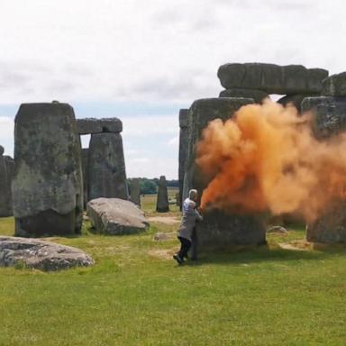 VIDEO: Stonehenge vandalized by climate activists 