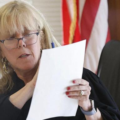 VIDEO: Judge scolds Karen Read on 2nd day of deliberations 