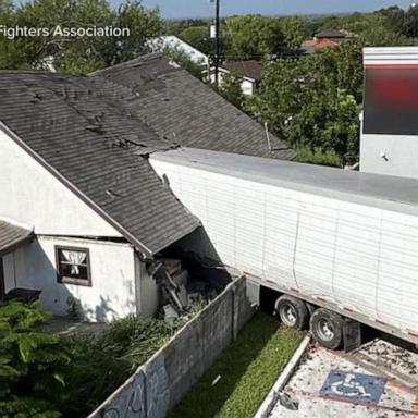 VIDEO: Tractor trailer veers off Texas highway