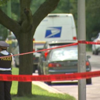 VIDEO: Postal worker fatally shot in front of Chicago residence: Authorities 