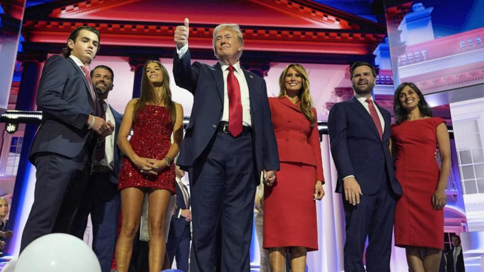 Trump and Vance campaign together for the 1st time | GMA