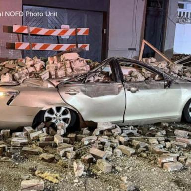 VIDEO: New Orleans investigators probe building collapse 