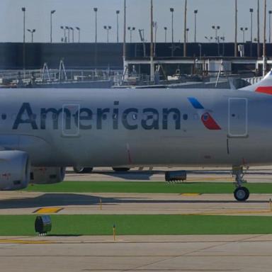 VIDEO: American Airlines plane clips tail of United plane on taxiway at Chicago airport 