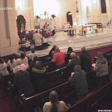 VIDEO: Video shows attack on priest during prayer service in Washington 