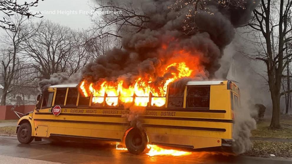 VIDEO: Ohio school bus driver praised for saving children from burning vehicle 